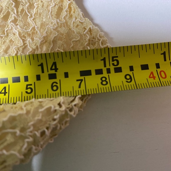 ANGIE CREAM COLORED LACE DRESS W/LINING - SIZE M - Picture 5 of 8